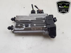 Gebruikte Start/Stop computer Peugeot 308 SW (L4/L9/LC/LJ/LR) 1.2 12V e-THP PureTech 110 Prijs € 75,00 Margeregeling aangeboden door AutoHam