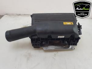 Gebruikte Luchtfilterhuis Mercedes C (W205) C-350 e 2.0 16V Prijs € 60,00 Margeregeling aangeboden door AutoHam