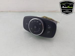 Gebruikte Licht Schakelaar Ford Fiesta 7 1.0 EcoBoost 12V 100 Prijs € 30,00 Margeregeling aangeboden door AutoHam