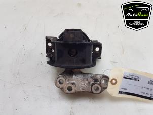 Gebruikte Motorrubber Peugeot 208 I (CA/CC/CK/CL) 1.4 16V Prijs € 15,00 Margeregeling aangeboden door AutoHam