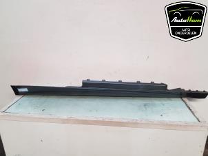 Gebruikte Zijskirt rechts BMW 4 serie (F33) 420i 2.0 Twinpower Turbo 16V Prijs € 150,00 Margeregeling aangeboden door AutoHam