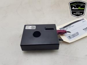 Gebruikte Antenne Versterker BMW 4 serie (F33) 420i 2.0 Twinpower Turbo 16V Prijs € 10,00 Margeregeling aangeboden door AutoHam
