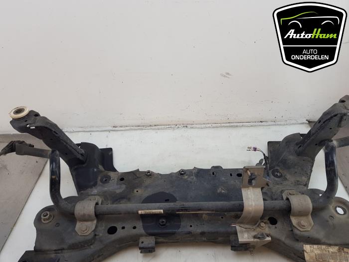 Subframe van een Ford Focus 4 Wagon 1.0 EcoBoost 12V Hybrid 125 2023