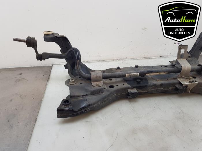 Subframe van een Ford Focus 4 Wagon 1.0 EcoBoost 12V Hybrid 125 2023