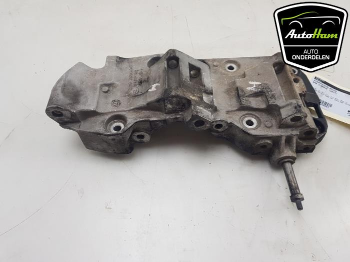Gebruikte Dynamosteun boven BMW 3 serie (F30) 320d 2.0 16V Prijs € 30,00 Margeregeling aangeboden door AutoHam