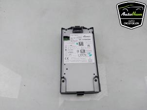 Gebruikte Draadloze oplader Ford Focus 4 Wagon 1.0 EcoBoost 12V Hybrid 125 Prijs € 125,00 Margeregeling aangeboden door AutoHam