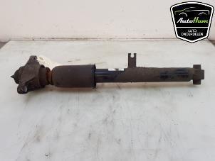 Gebruikte Schokdemper links-achter BMW 3 serie (G20) 318d 2.0 TwinPower Turbo 16V Prijs € 50,00 Margeregeling aangeboden door AutoHam