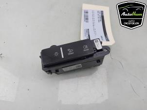 Gebruikte Licht Schakelaar Audi A6 Avant (C8) 2.0 16V 55 TFSI e Hybrid Quattro Prijs € 95,00 Margeregeling aangeboden door AutoHam