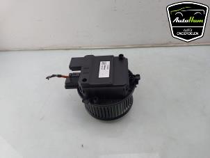 Gebruikte Chaufage Ventilatiemotor Audi A6 Avant (C8) 2.0 16V 55 TFSI e Hybrid Quattro Prijs € 30,00 Margeregeling aangeboden door AutoHam