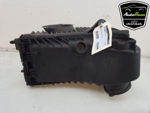 Gebruikte Luchtfilterhuis Volkswagen Touareg (7PA/PH) 3.0 TDI V6 24V BlueMotion Technology DPF Prijs € 150,00 Margeregeling aangeboden door AutoHam