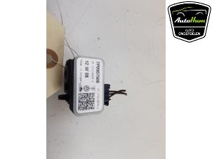 Gebruikte Airbag Sensor Volkswagen Touareg (7PA/PH) 3.0 TDI V6 24V BlueMotion Technology DPF Prijs € 50,00 Margeregeling aangeboden door AutoHam
