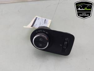 Gebruikte Licht Schakelaar Opel Zafira Tourer (P12) 1.4 Turbo 16V Ecotec Prijs € 25,00 Margeregeling aangeboden door AutoHam