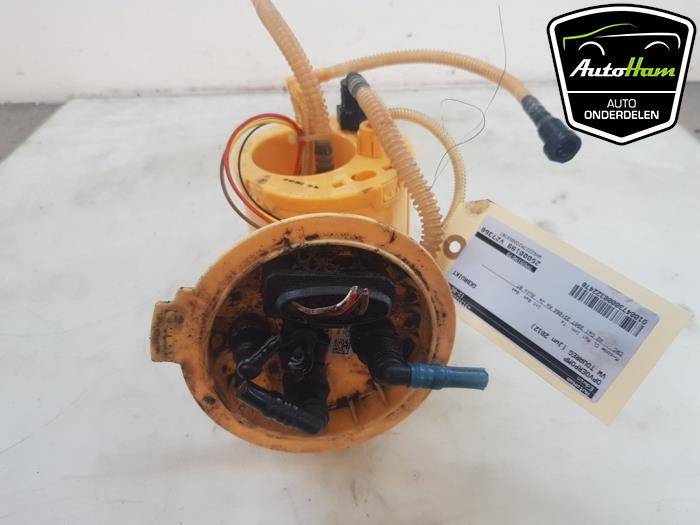 Gebruikte Tank element Pomp Volkswagen Touareg (7PA/PH) 3.0 TDI V6 24V BlueMotion Technology DPF Prijs € 125,00 Margeregeling aangeboden door AutoHam