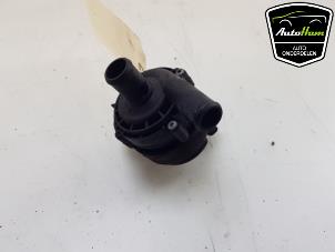 Gebruikte Extra waterpomp Mercedes ML III (166) 3.0 ML-350 BlueTEC V6 24V 4-Matic Prijs € 25,00 Margeregeling aangeboden door AutoHam