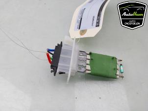 Gebruikte Kachel Weerstand Volkswagen T-Cross 1.0 TSI 95 12V Prijs € 25,00 Margeregeling aangeboden door AutoHam