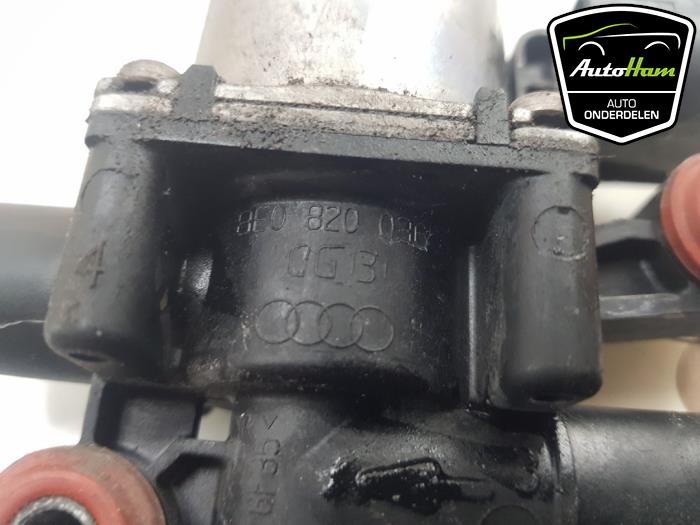 Waterpomp van een Audi A6 Avant (C8) 2.0 16V 55 TFSI e Hybrid Quattro 2020