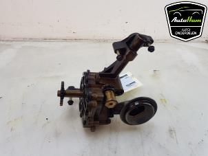 Gebruikte Oliepomp Opel Astra K Sports Tourer 1.4 Turbo 16V Prijs € 75,00 Margeregeling aangeboden door AutoHam