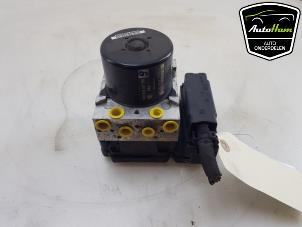 Gebruikte ABS Pomp Volkswagen Caddy III (2KA,2KH,2CA,2CH) 1.6 TDI 16V Prijs € 195,00 Margeregeling aangeboden door AutoHam