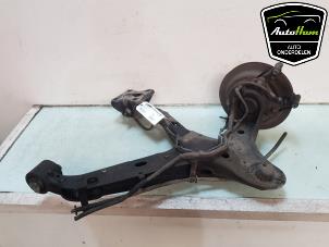 Gebruikte Fusee rechts-achter Opel Vivaro 2.0 CDTI 122 Prijs € 90,75 Inclusief btw aangeboden door AutoHam