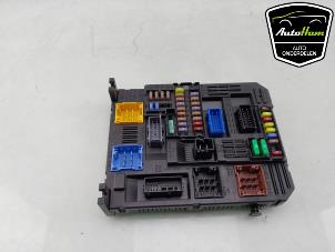 Gebruikte BCM Opel Corsa F (UB/UH/UP) 1.2 Turbo 12V 130 Prijs € 75,00 Margeregeling aangeboden door AutoHam