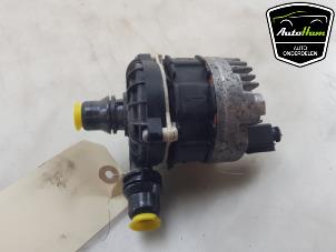 Gebruikte Watercirculatiepomp Mercedes Vito (447.6) 2.0 116 CDI 16V Prijs € 90,75 Inclusief btw aangeboden door AutoHam