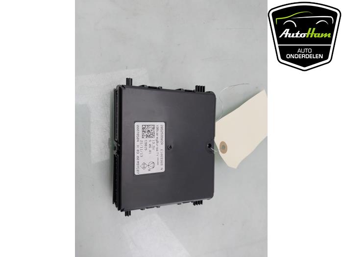 Gebruikte Kachelcomputer Renault Clio IV Estate/Grandtour (7R) 0.9 Energy TCE 12V Prijs € 50,00 Margeregeling aangeboden door AutoHam
