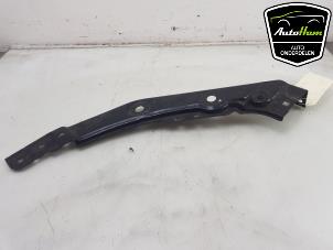 Gebruikte Koplampframe links Seat Alhambra (7N) 1.4 TSI 16V Prijs € 20,00 Margeregeling aangeboden door AutoHam