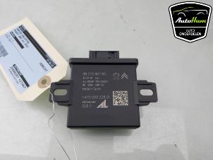 Gebruikte Verlichtings Module Peugeot 3008 II (M4/MC/MJ/MR) 1.2 12V e-THP PureTech 130 Prijs € 75,00 Margeregeling aangeboden door AutoHam