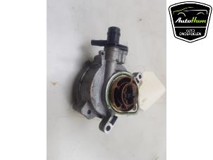 Gebruikte Vacuumpomp Rembekrachtiging Mercedes A (177.0) 1.3 A-200 Turbo 16V Prijs € 40,00 Margeregeling aangeboden door AutoHam