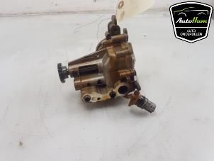 Gebruikte Oliepomp Mercedes A (177.0) 1.3 A-200 Turbo 16V Prijs € 50,00 Margeregeling aangeboden door AutoHam