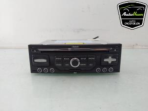 Gebruikte Multi Media Regelunit Peugeot 5008 I (0A/0E) 1.6 THP 16V Prijs € 150,00 Margeregeling aangeboden door AutoHam