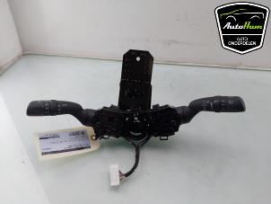 Gebruikte Combischakelaar Stuurkolom Toyota Yaris IV (P21/PA1/PH1) 1.5 12V Hybrid 115 Prijs € 50,00 Margeregeling aangeboden door AutoHam