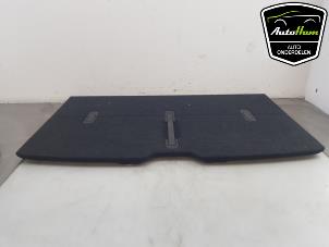 Gebruikte Vloerplaat bagageruimte Volvo XC40 (XZ) Recharge 70 kWh Prijs € 95,00 Margeregeling aangeboden door AutoHam