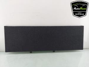 Gebruikte Vloerplaat bagageruimte Volvo XC40 (XZ) Recharge 70 kWh Prijs € 50,00 Margeregeling aangeboden door AutoHam