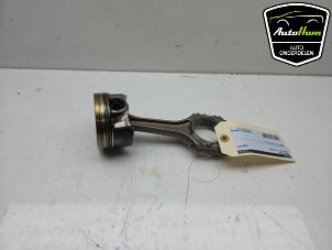 Gebruikte Drijfstang Audi RS 3 Sportback (8VA/8VF) 2.5 TFSI 20V Quattro Prijs € 250,00 Margeregeling aangeboden door AutoHam