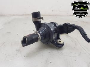Gebruikte Extra waterpomp Toyota Yaris IV (P21/PA1/PH1) 1.5 12V Hybrid 115 Prijs € 150,00 Margeregeling aangeboden door AutoHam
