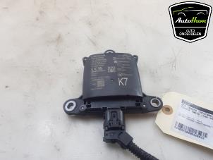 Gebruikte Dode hoek sensor Toyota Yaris IV (P21/PA1/PH1) 1.5 12V Hybrid 115 Prijs € 195,00 Margeregeling aangeboden door AutoHam