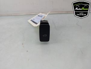 Gebruikte Schakelaar Ford Puma 1.0 Ti-VCT EcoBoost Hybrid 12V Prijs € 15,00 Margeregeling aangeboden door AutoHam