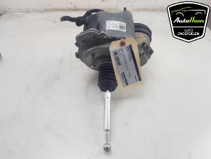 Gebruikte Rembekrachtiger Volkswagen Golf VIII (CD1) 1.5 TSI BlueMotion 16V Prijs € 495,00 Margeregeling aangeboden door AutoHam