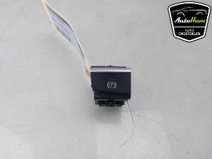 Gebruikte Schakelaar handrem Audi A3 Sportback (8VA/8VF) 1.4 TFSI ACT 16V Prijs € 20,00 Margeregeling aangeboden door AutoHam