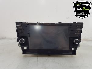 Gebruikte Display Multi Media regelunit Toyota Avensis Wagon (T27) 1.8 16V VVT-i Prijs € 495,00 Margeregeling aangeboden door AutoHam