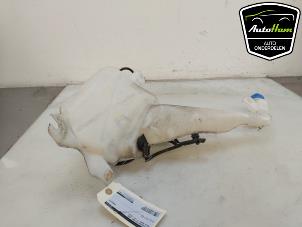 Gebruikte Ruitensproeiertank voor Tesla Model S 85 Prijs € 30,25 Inclusief btw aangeboden door AutoHam