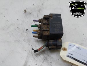 Gebruikte Luchtvering module Tesla Model S 85 Prijs € 181,50 Inclusief btw aangeboden door AutoHam