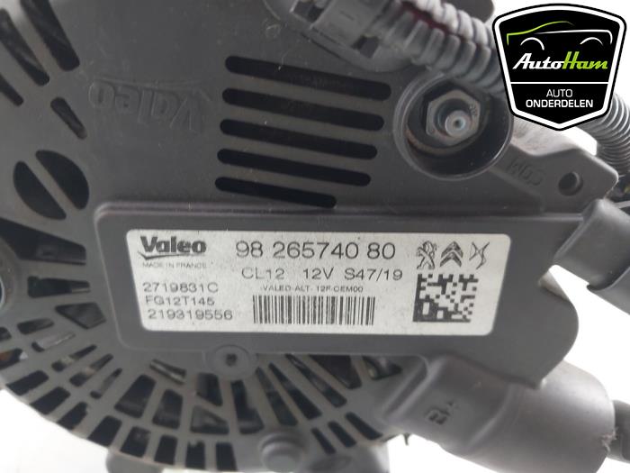 Dynamo van een Opel Corsa F (UB/UH/UP) 1.2 12V 130 2020