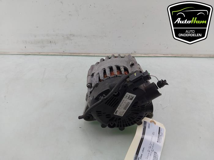 Dynamo van een Opel Corsa F (UB/UH/UP) 1.2 12V 130 2020