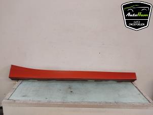 Gebruikte Dorpel rechts BMW 1 serie (F20) 116i 1.6 16V Prijs € 60,00 Margeregeling aangeboden door AutoHam