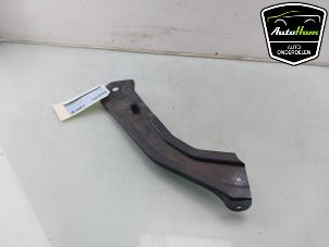 Gebruikte Koplampframe rechts Skoda Kamiq 1.0 TSI 12V Prijs € 20,00 Margeregeling aangeboden door AutoHam