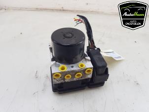 Gebruikte ABS Pomp Ford Transit Connect (PJ2) 1.6 TDCi 16V 95 Prijs € 181,50 Inclusief btw aangeboden door AutoHam