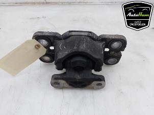 Gebruikte Motorrubber Volvo V60 I (FW/GW) 2.4 D6 20V Plug-in Hybrid AWD Prijs € 25,00 Margeregeling aangeboden door AutoHam