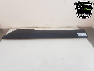 Gebruikte Carrosserielijst Ford Transit Connect (PJ2) 1.6 TDCi 16V 95 Prijs € 24,20 Inclusief btw aangeboden door AutoHam